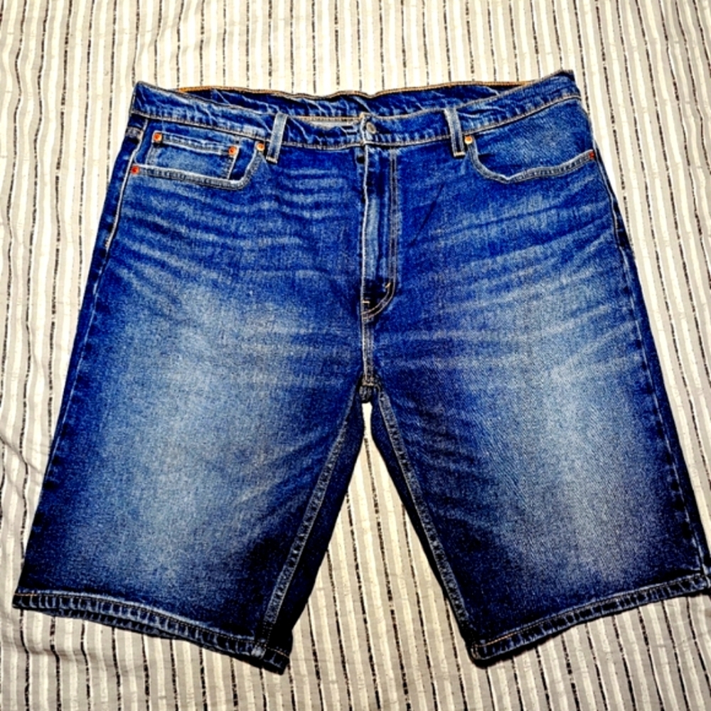 LEVIS 502 Men's Jean Short.  W 40in inseam 12in.             Blue Good Condition